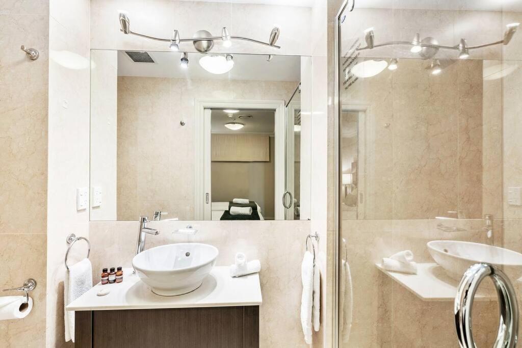 The Beacon - 2 Bedroom Luxe Apartment Квінстаун Екстер'єр фото